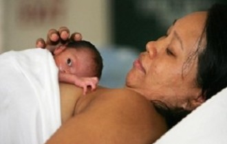 Benefits of Kangaroo Mother Care that Can Help Your Newborn